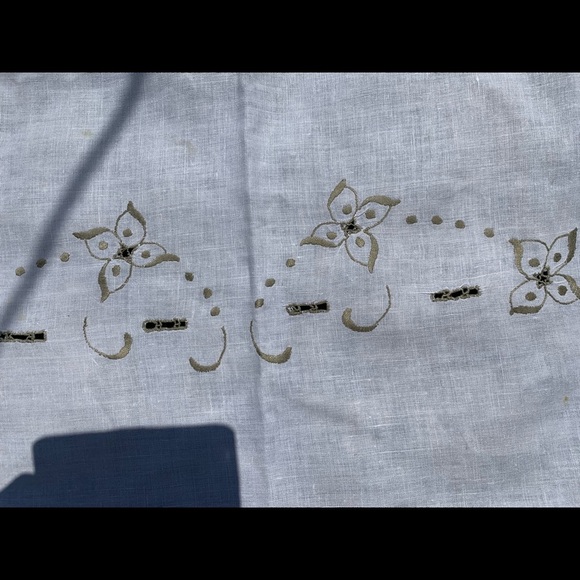 Table Cloths - Picture 8 of 9